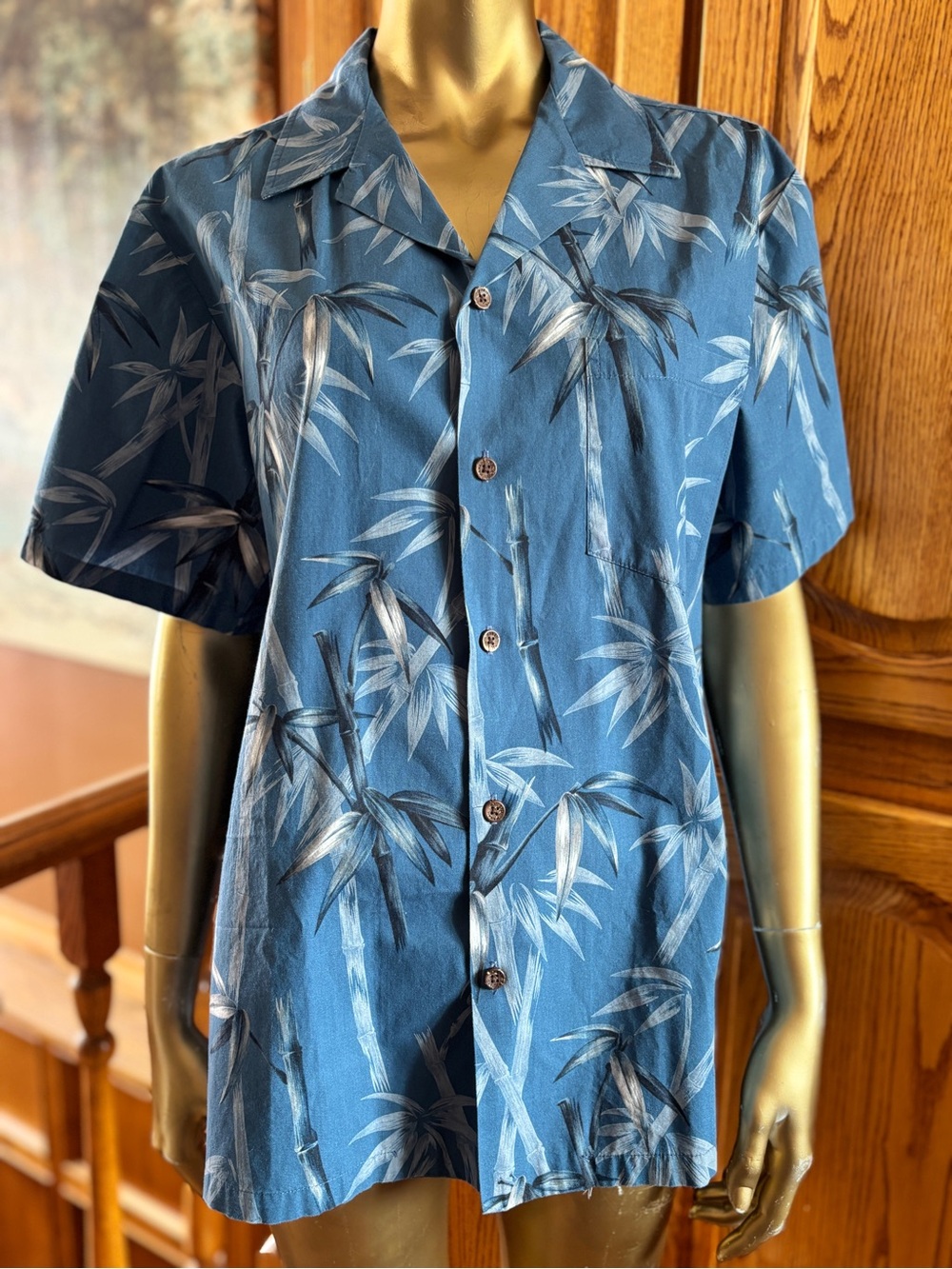 Men's Blue Bamboo-Print Short Sleeve Button-Down Shirt